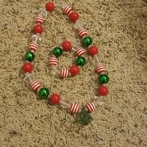 Girls Christmas bead necklace and bracelet set NEW